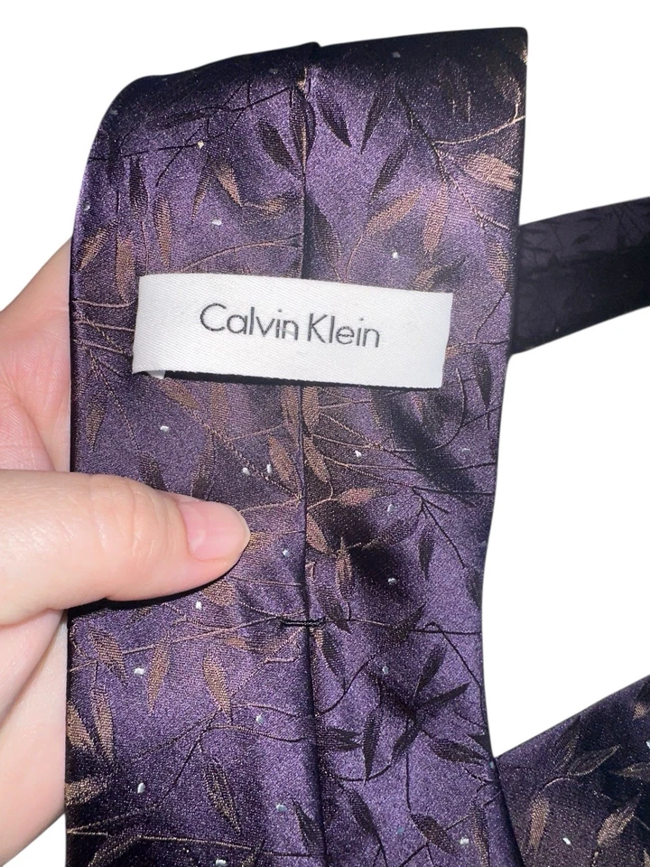 Corbata floral 100 % seda marrón oscuro enredadera Calvin Klein para hombre Foto 4 de 4