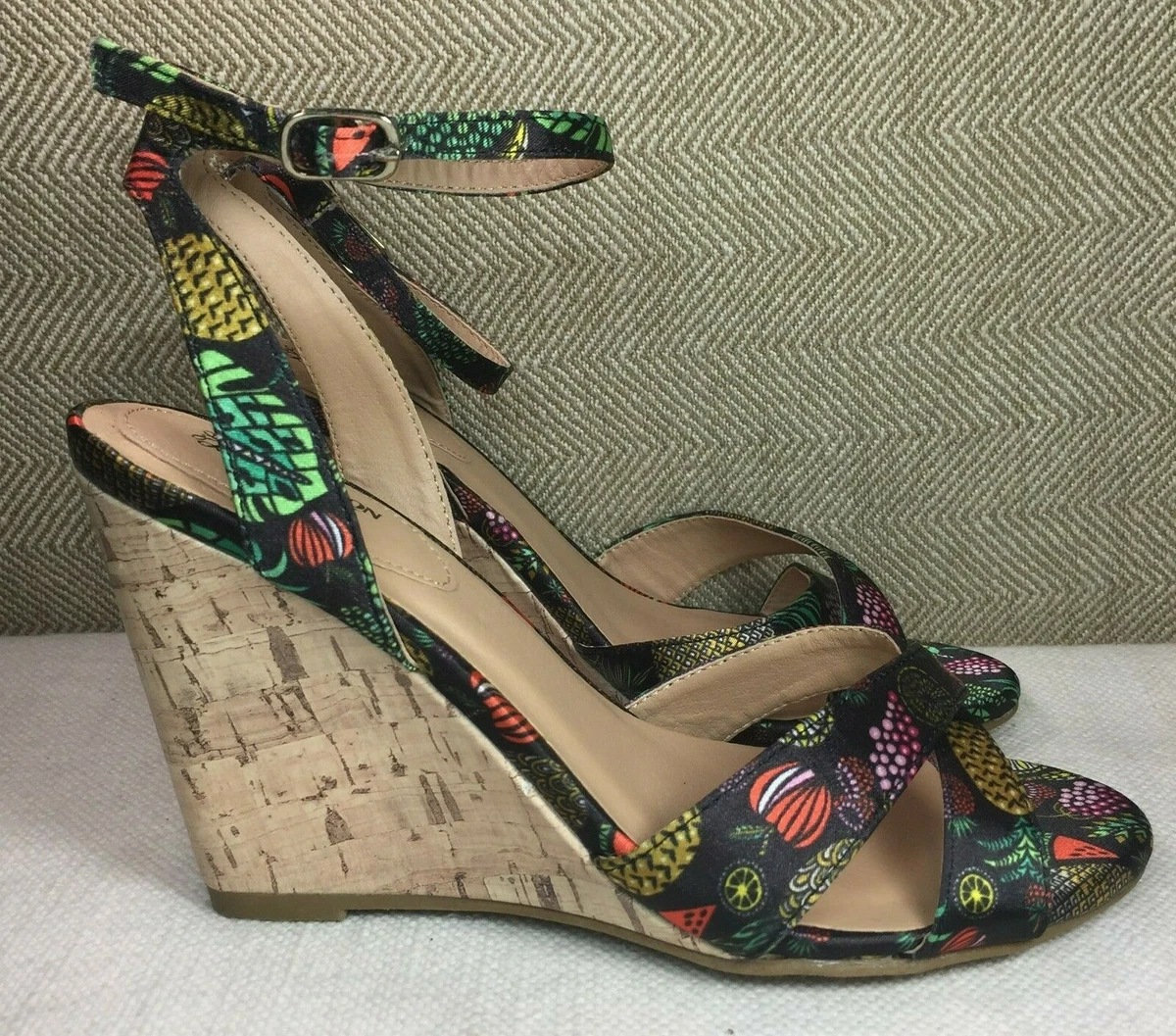 Cushion walk deals black sandals