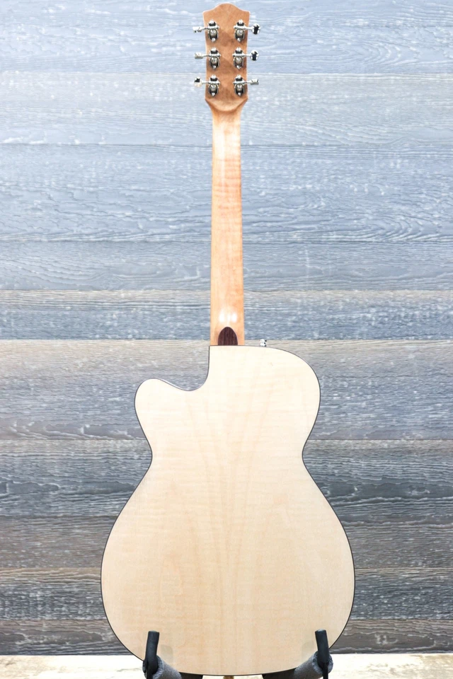 Guitarra Eléctrica Acústica Godin Fairmount CW Flame Maple GT EQ "B-Stock" con Bolsa Foto 3 de 4