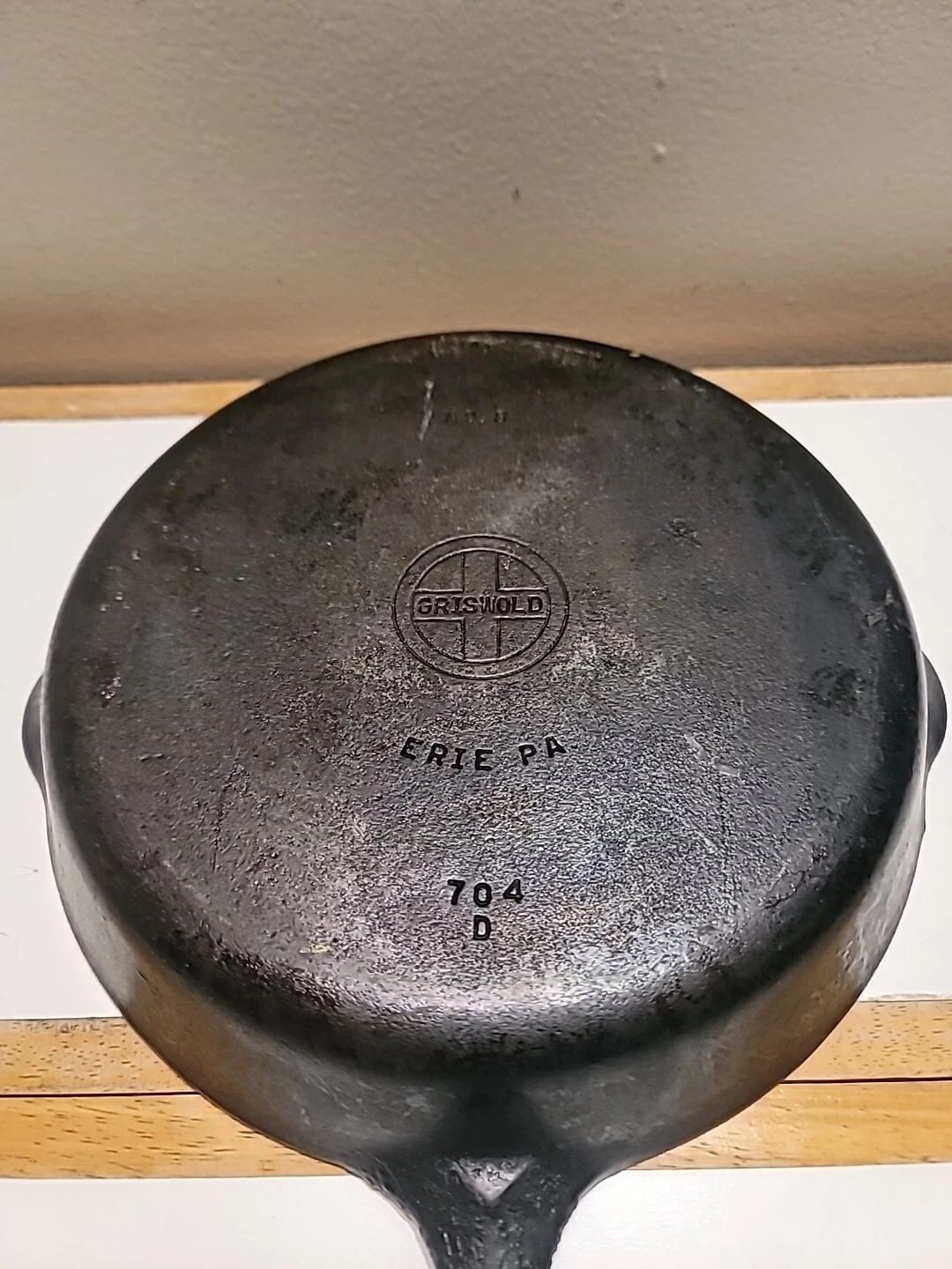 Griswold No.8 Cast Iron Skillet #704D ERIE PA. U.S.A.
