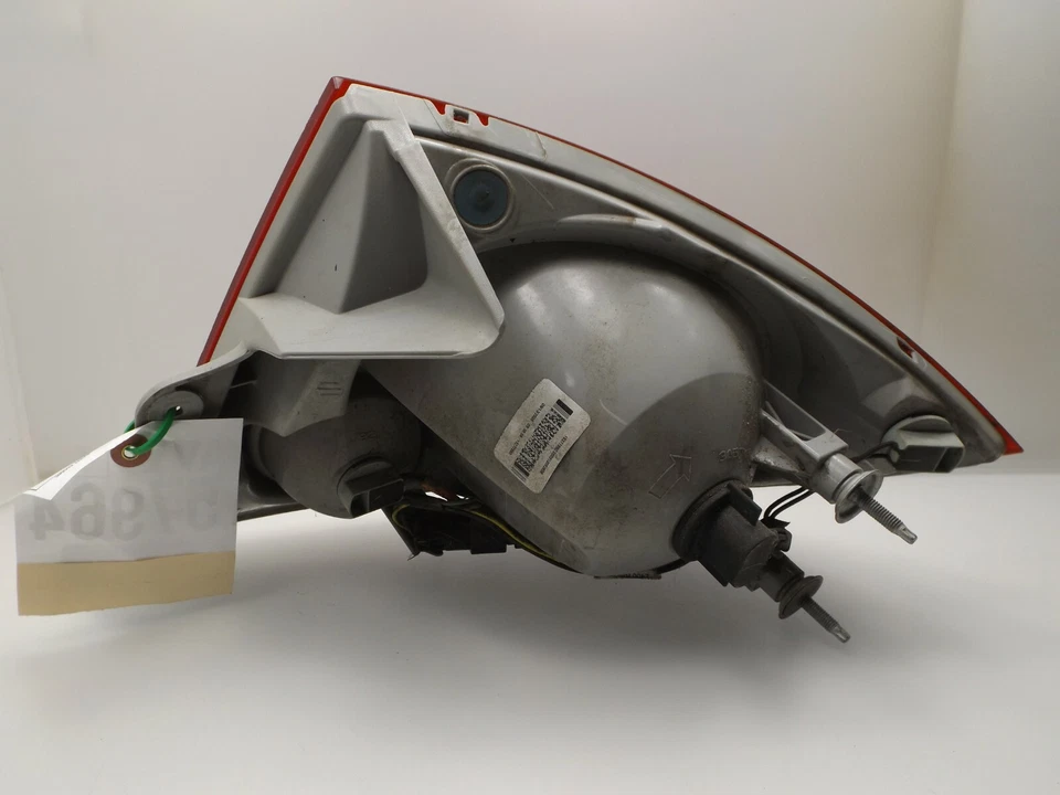 Luz trasera izquierda del conductor Chevrolet Cobalt/Pontiac G5 2005-2010 usada OEM Foto 4 de 4