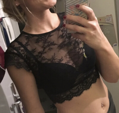 Boutique Bizarre Top Crop Spitze schwarz XS