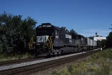 NS 8876 & 1 ON #145 CLEVELAND ACTION 1995  NORFOLK SOUTHERN   ORIGINAL SLIDE