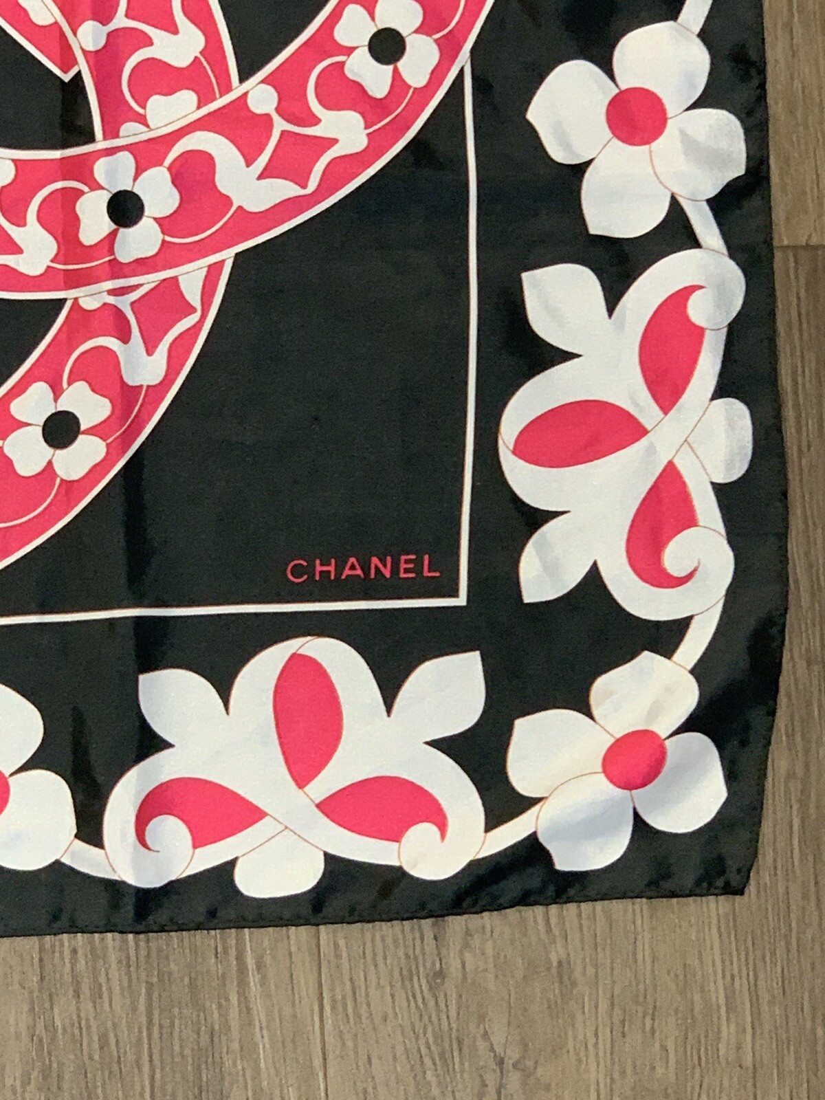 Authentic CHANEL Scarf Interlocking CCs w/ Floral… - image 2