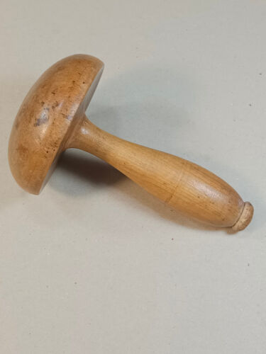 vtg WOODEN DARNING MUSHROOM 2,6" sewing EXTRA TOOL decorated YU - Picture 2 of 6