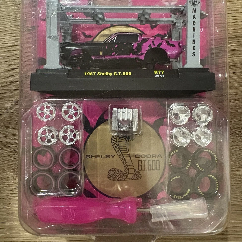 M2 Machines Model Kit - 1967 Shelby G.T. 500 - Release 77 - Pink/Black SHELBY - Image 3 of 4