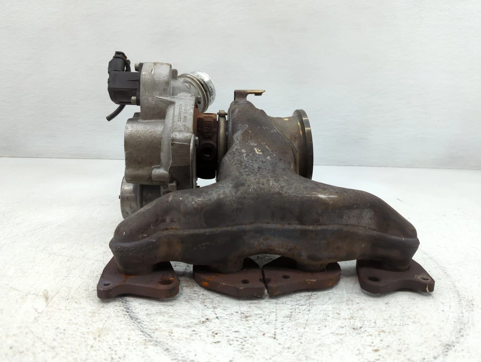 2019-2020 Volvo V60 Turbocharger Turbo Charger Super Charger Supercharger YDN84 - Image 2 of 4