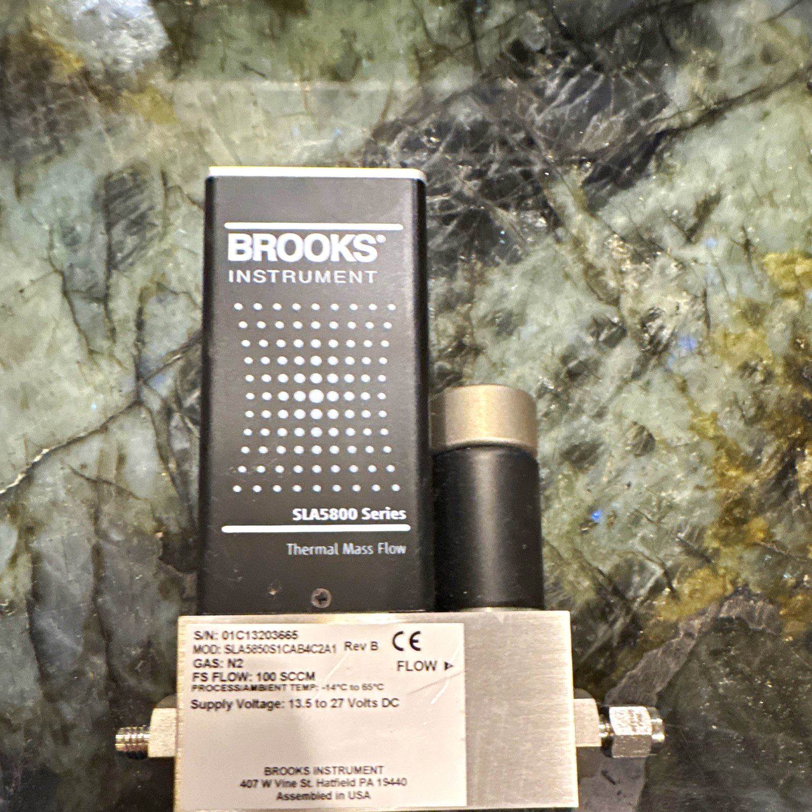 Brooks Instrument SLA5850 Thermal Mass Flow Controller 100 SCCM N2 1/4 in