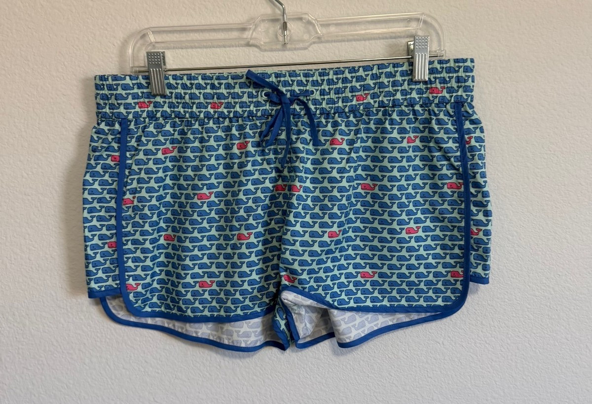 Vineyard Vines Performance Pull on Tie Front Logo… - image 1