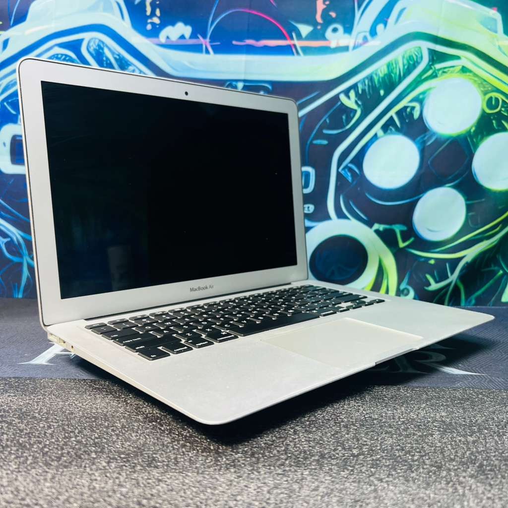 Apple MacBook Air A1466 13.3” – Intel Core i5 – 4GB RAM 120GB SSD