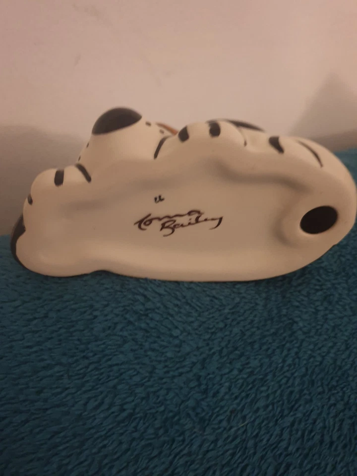 Lorna Bailey Dozy the Dog Figurine - Image 4 of 4