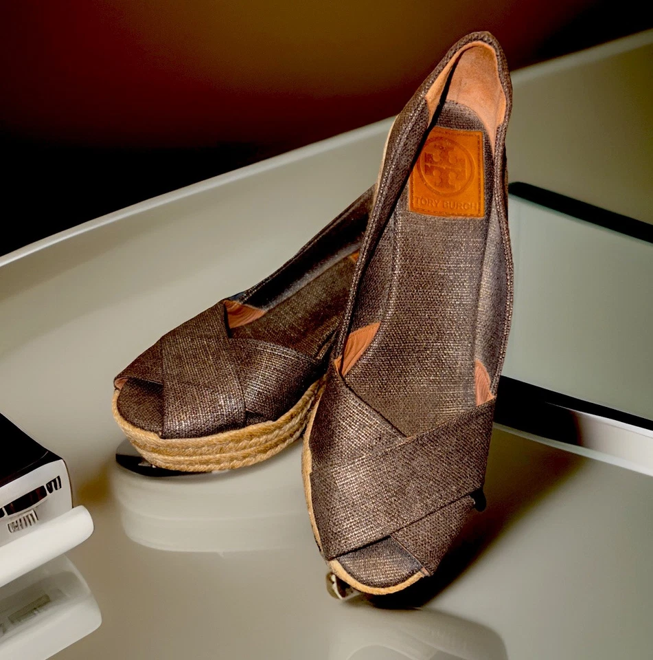 Sapato Tory Burch tamanho 7 Filipa estanho cunha cruzada espadrille - Imagem 2 de 4