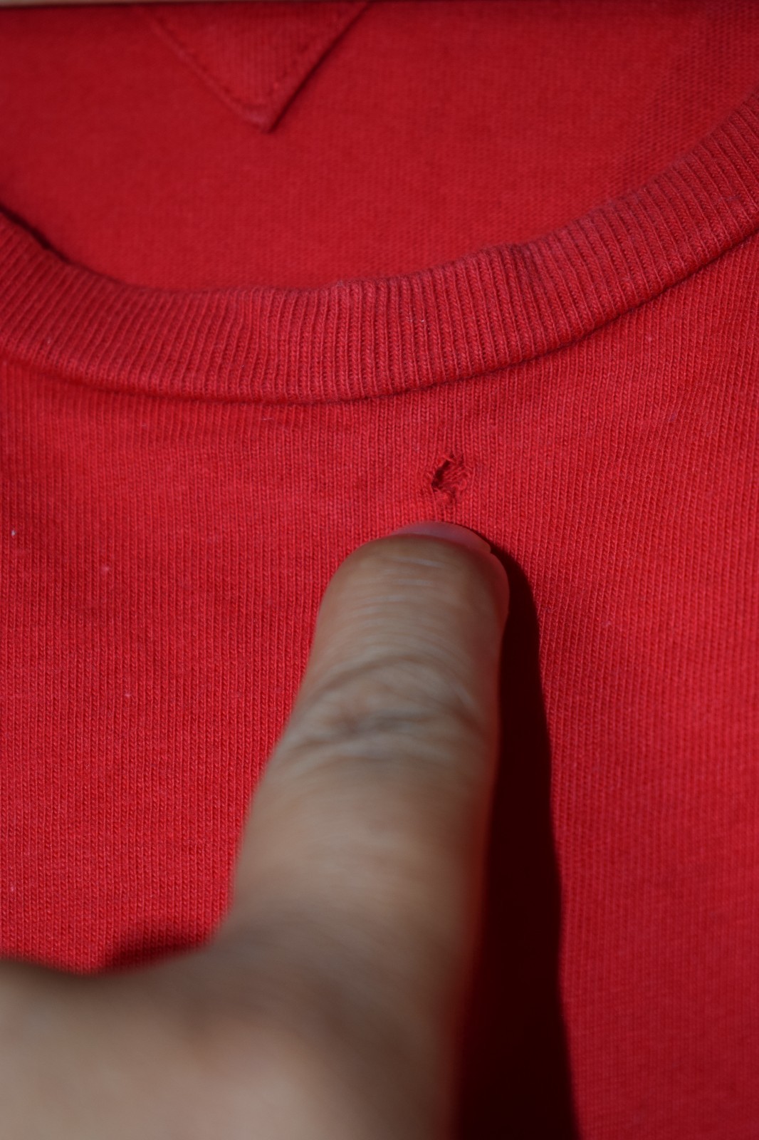 Tommy Hilfiger Essential Red T-Shirt (Size XL) - Distressed Condition image 7