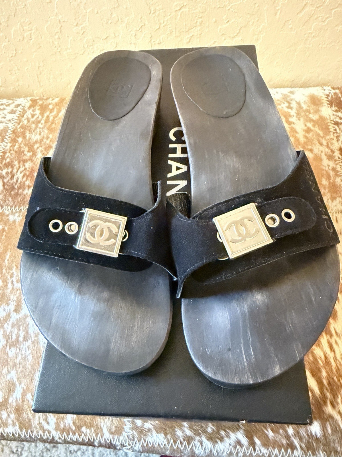 CHANEL Black Suede Clogs Interlocking CC, Size 8 - image 8