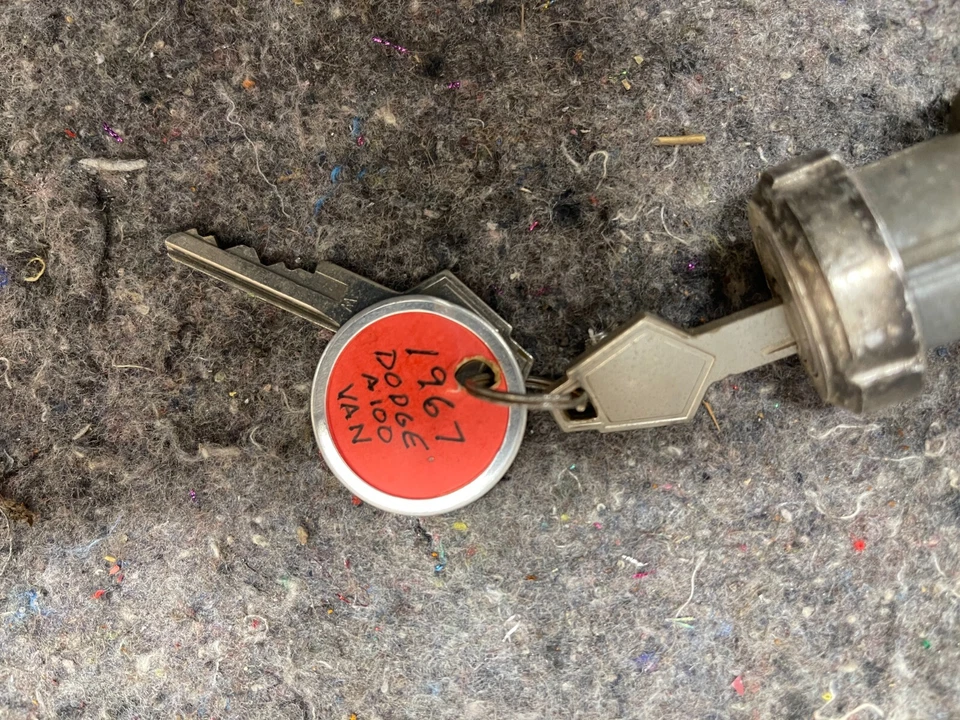 Dodge A-100 1967 camioneta pickup interruptor de encendido + bisel bonito A100 + 1 fotos de stock de llave Foto 4 de 4