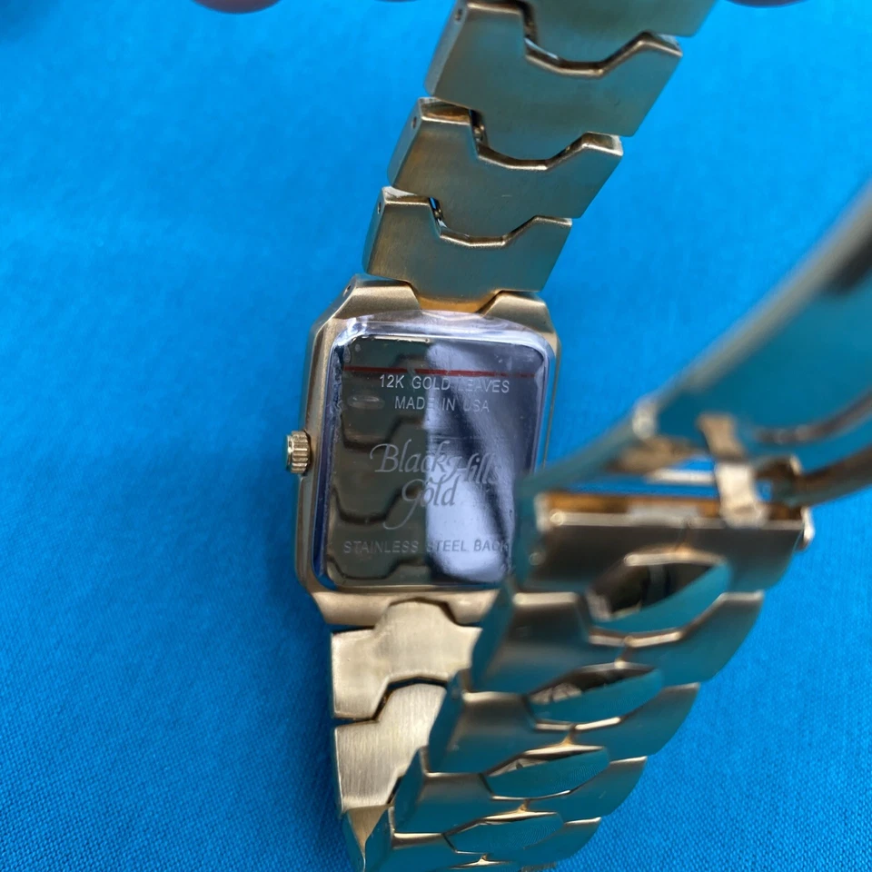 Men's Black Hills Gold Watch All Gold  Band 12k Gold Leaves Runs Good - Image 4 of 4