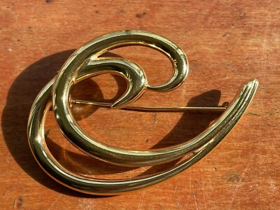Vintage Signed Trifari Double Swirl Gold Tone Brooch Pin 2 1/2''