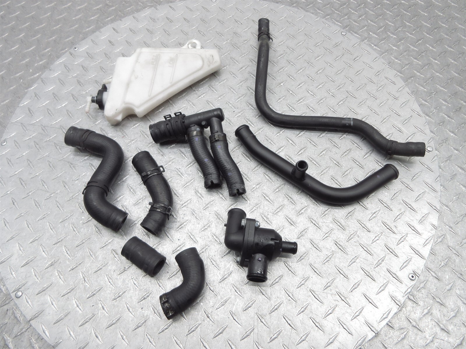 2022 21-24 Aprilia RSV4 1100 Coolant Tank Radiator Hose Pipe Line Thermostat
