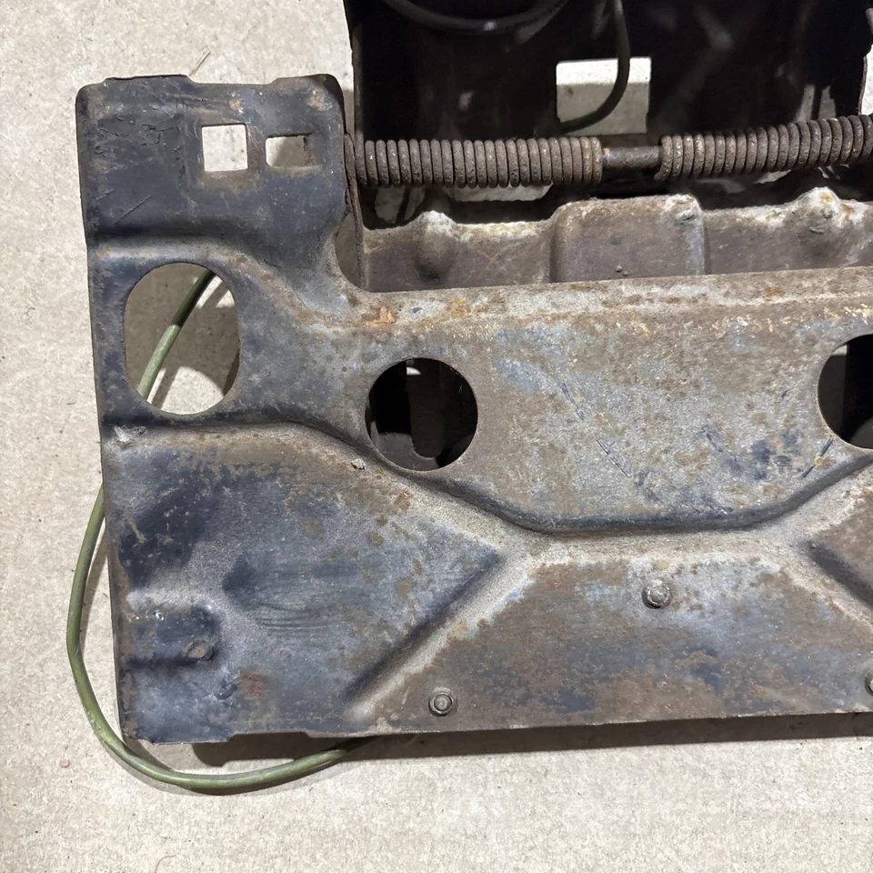 Cadillac Eldorado 1974 soporte de matrícula trasero Foto 2 de 4