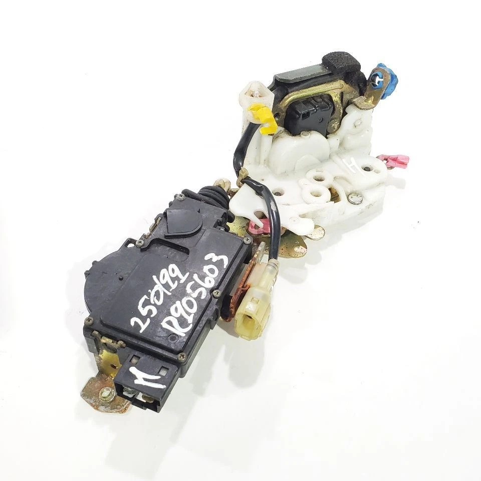 Subaru SVX 1992 OEM actuador de bloqueo de puerta delantera derecha  Foto 2 de 4