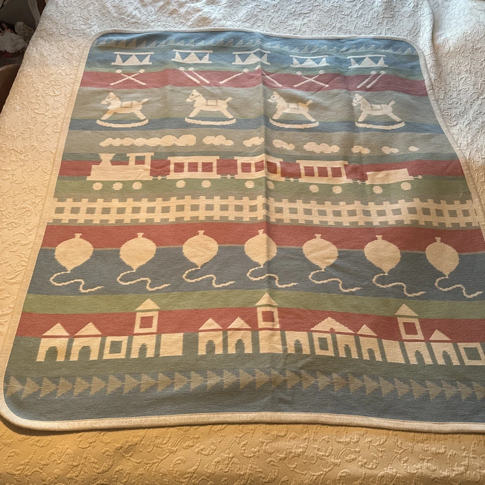 Caballos mecedores Santonja y un tren, colores pastel reversibles hecho en España Foto 2 de 4