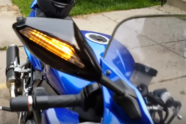 ESPEJOS RETROVISORES LED INTERMITENTE 2001 2002 2003 2004 2005 2006 YAMAHA YZF R6 / FZ6R Foto 4 de 4