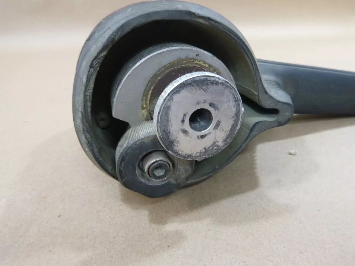Snap on orbital sander outlet