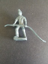 MARX AIR FORCE CREW WITH FUEL HOSE 50MM FLAT BASE VINTAGE SOLDIER