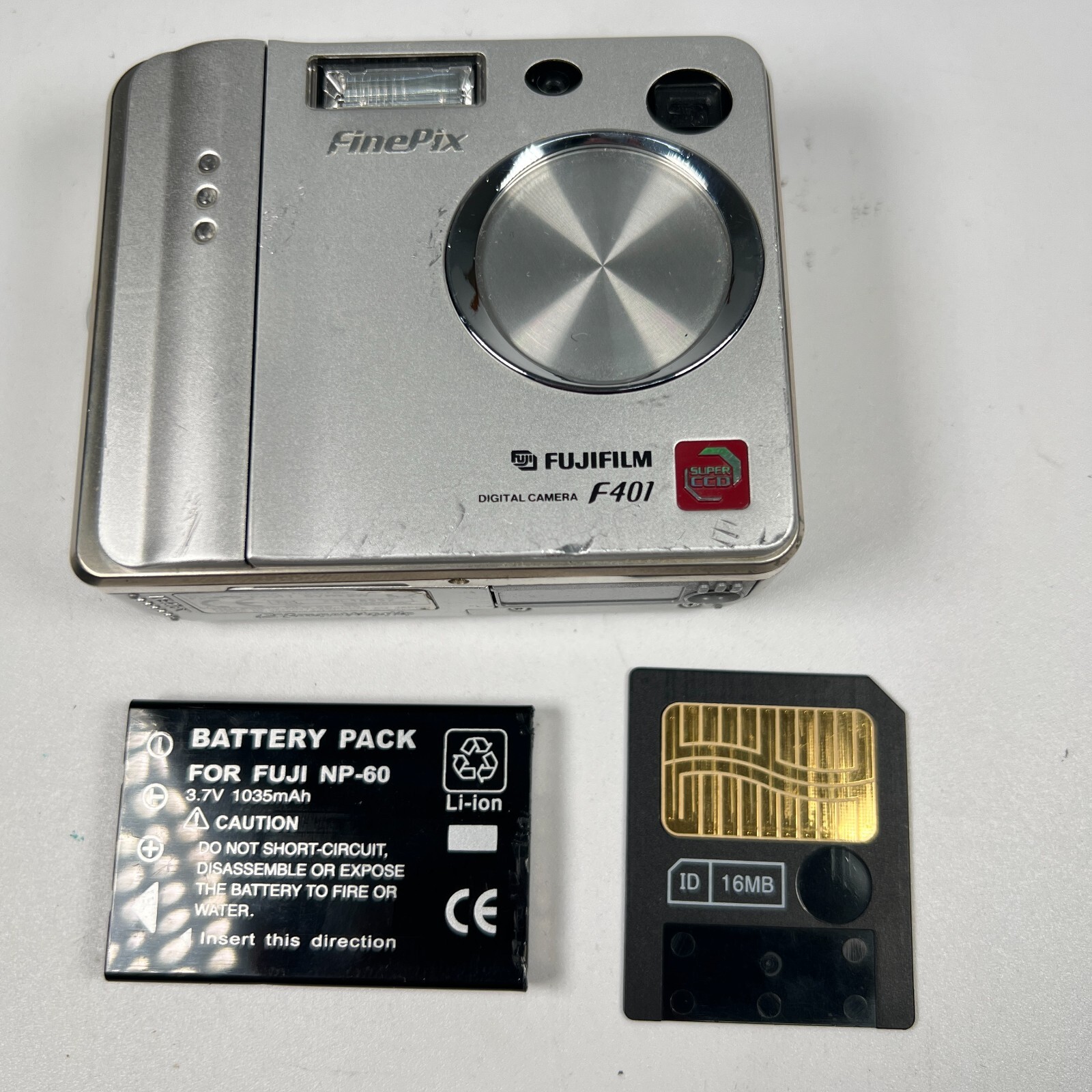 2002 Fujifilm FinePix F401 Zoom 2.1 Mp Digital Camera + 16 Mb Smartmedia WORKING