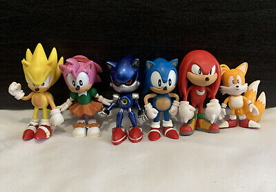 Sonic Multi Pack 2 Action Figure (6 Classic Figures - Knuckles,, Super,  Amy, Metal and Tails) TRU Exclusive 