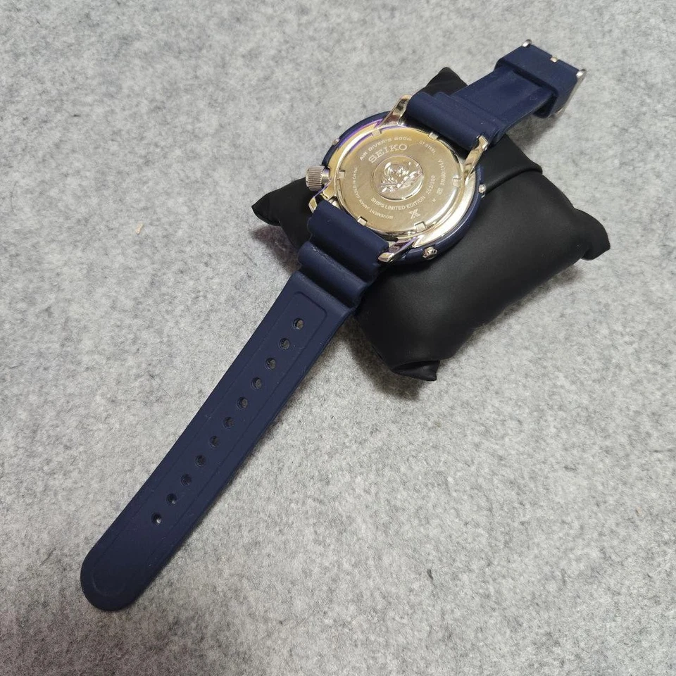 Seiko Prospex Limited Diver's Watch Solar White Dial Blue Case Unisex Used - Image 4 of 4