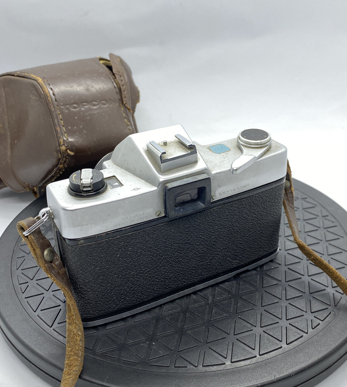 Vintage TOPCON UNI 35mm Film Camera + TOKYO KOGAKU 53mm f2 lens + case