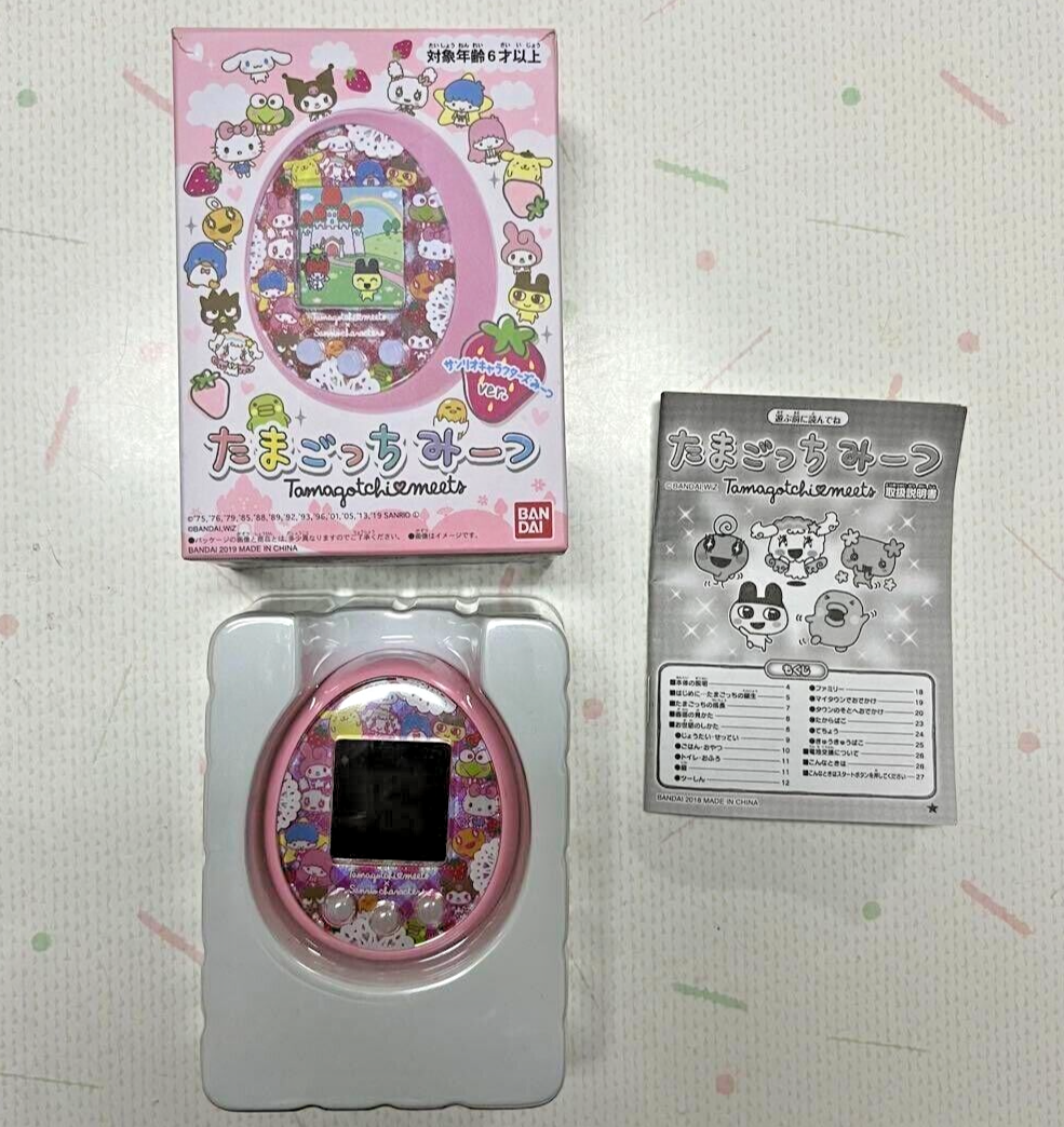 Tamagotchi meets Tamagotchi Mitsu Sanrio Characters ver. Bandai
