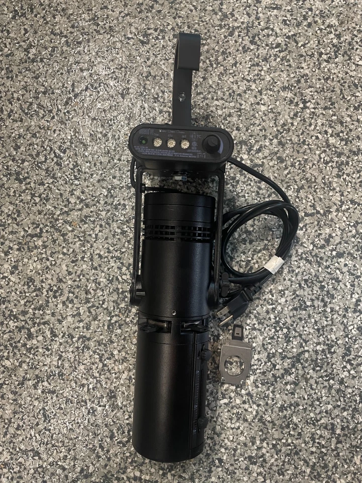ETC Irideon FPZ 4000 LED Profile Fixture - Portable with C-clamp - Image 2 of 4