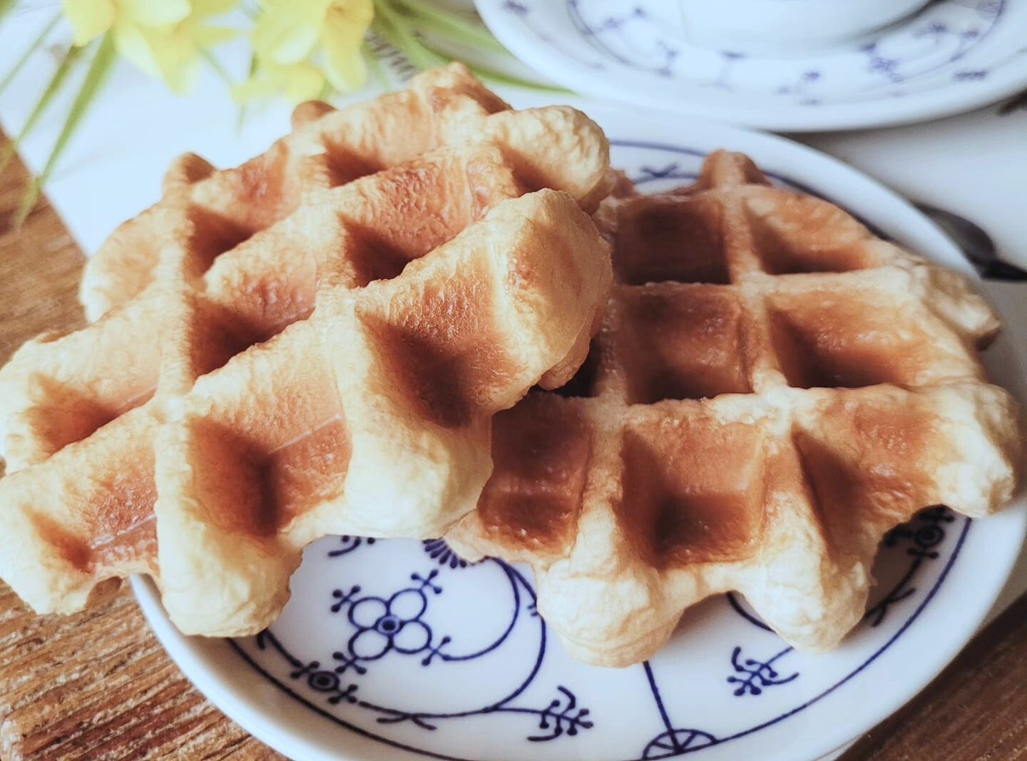 2 x Waffel Fake 8x8 cm Künstlich Waffeln Gebäck Deko Attrappe Dekoration