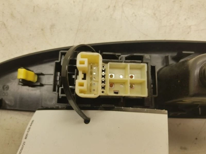 Interruptor de ventana de puerta trasera del lado del pasajero Scion XD 2008 Foto 4 de 4