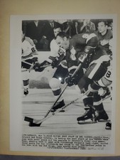 Rare 1969 Gordie Howe Vintage Black And White Press Wirephoto 7x9in  Sports