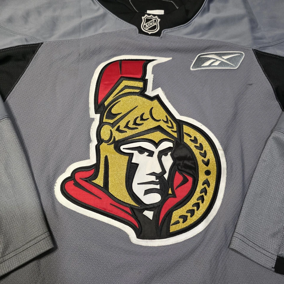 Reebok NHL Ottawa Senators Practice Hockey Jersey Grey And Black Size 58+ - Image 4 of 4