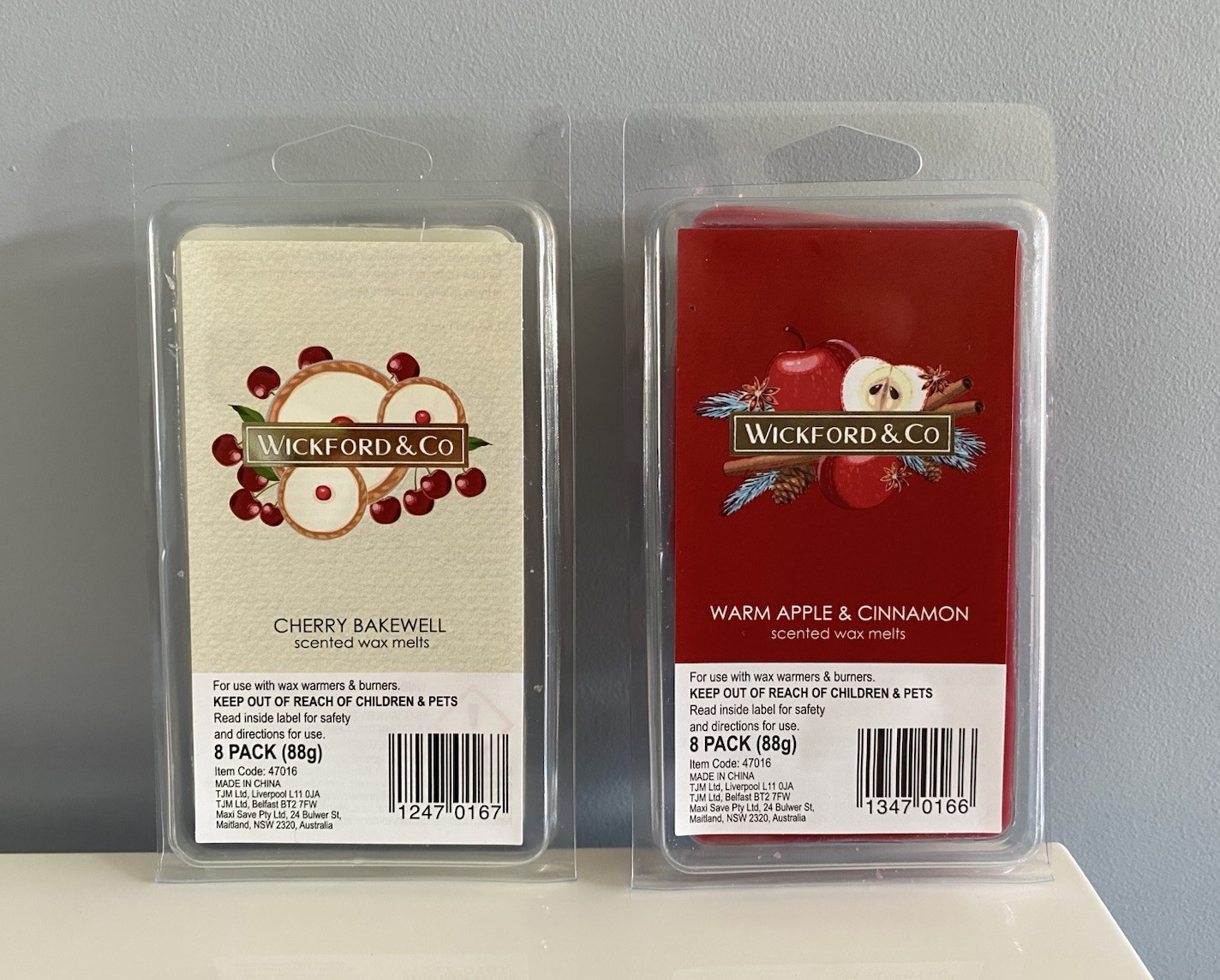 X2 Wickford & Co Scented Wax Melts Warm Apple & Cinnamon, Cherry Bakewell 16Cube
