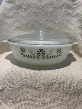 Vtg Pyrex Milk Glass Round Baking Dish