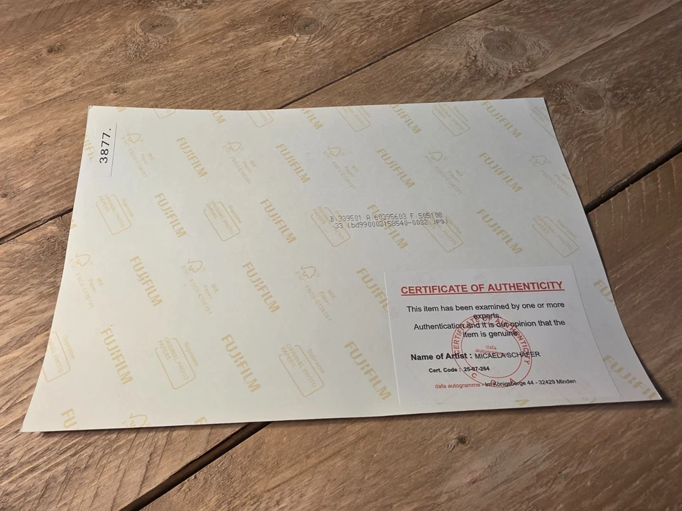 MICAELA SCHÄFER (EROTIK) signed Foto ca.20x30 Autogramm (3877) + COA - Bild 2 von 2