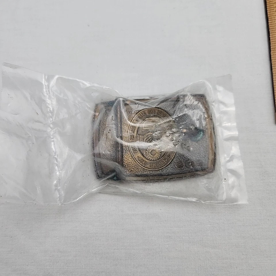 Sindicato Internacional de Moldeadores y Alianza de Trabajadores Hebilla de Cinturón Oro Vintage Foto 2 de 4