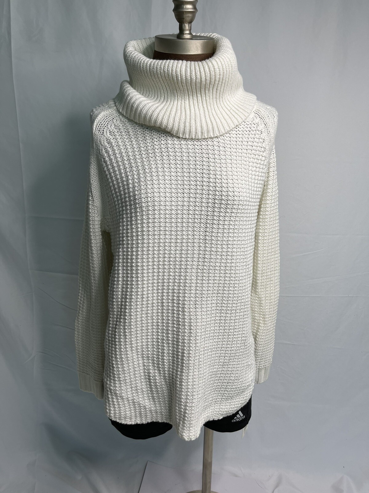 Andeawy Target White Turtleneck Knit 