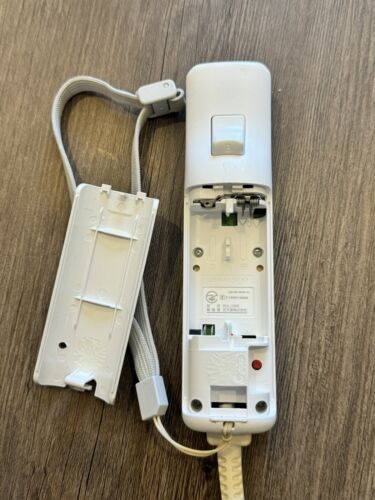 Nintendo Wii KIOSK WiiMote (with Motion Plus) Replacement Part RARE (Cut Cable) - Bild 3 von 7
