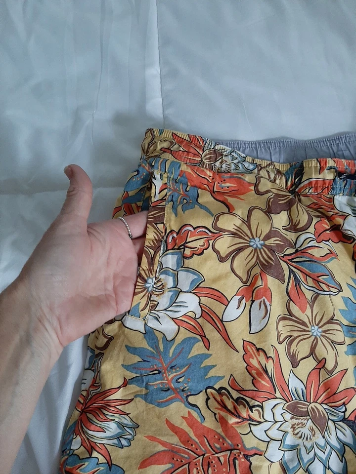 Reyn Spooner Swim Trunks Reversible Hawaiian print size 38 - Image 4 of 4