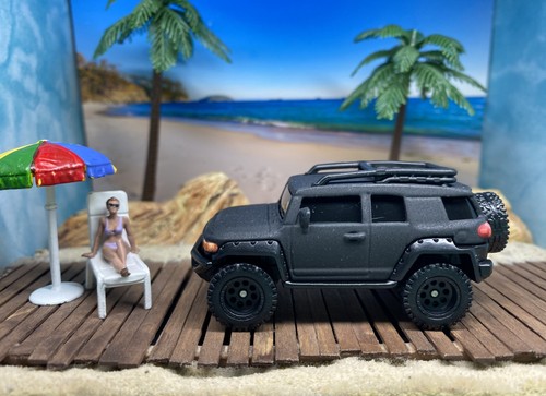 Toyota FJ Cruiser 1/64 Scale Collectible Diecast Diorama Model Rare