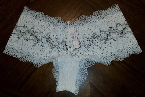 victoria secret boyshort panties - Picture 2 of 3