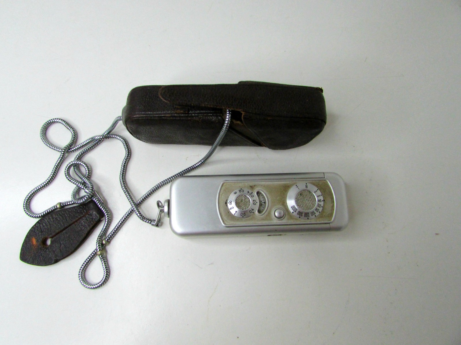 ANTIQUE MINOX SPY SUBMINIATURE CARMERA 3,5-15MM CASED