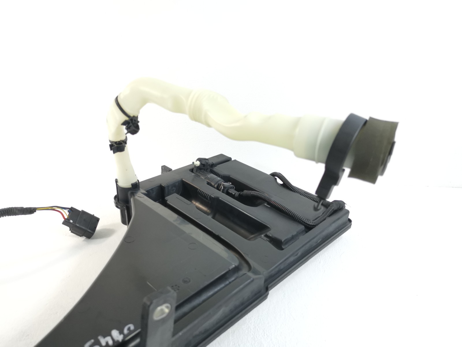 Maserati Levante 2018 Washer fluid P/N 670034637