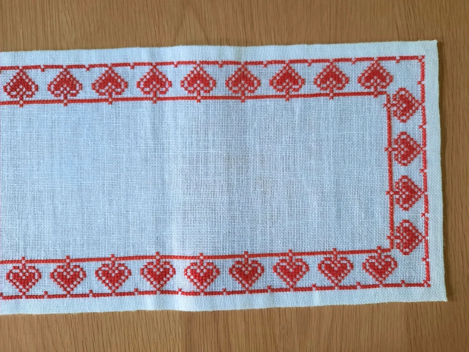 Scandinavian embroidered red hearts table runner - Image 2 of 4